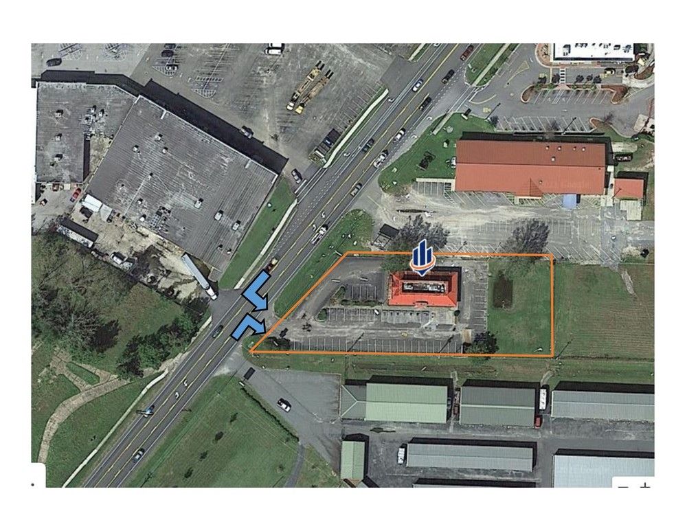 Former Pizza Hut - Chipley, FL: 1329 Main St, Chipley, FL 32428